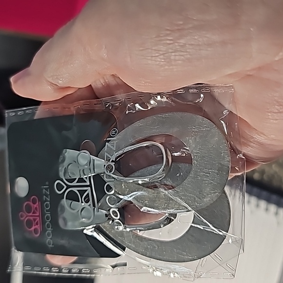 Clip-on Tattered Teardrop Silver Earrings NWT SALE - Picture 3 of 4